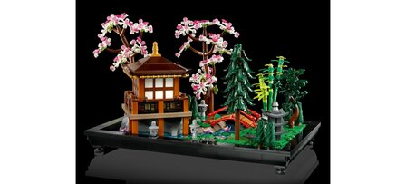 Lego  Icons Tranquil Garden