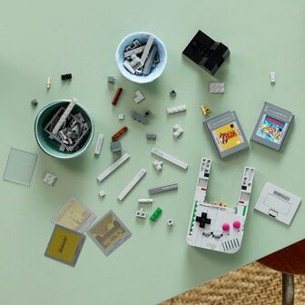 Lego Game Boy&trade;  Super Mario