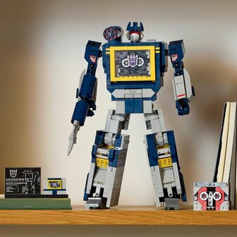 Lego Icons Transformers: Soundwave